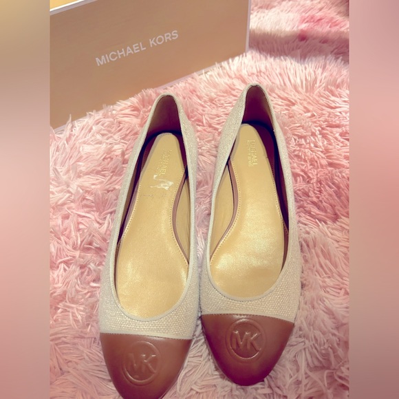 Michael Kors Womens Flats - Picture 3 of 4